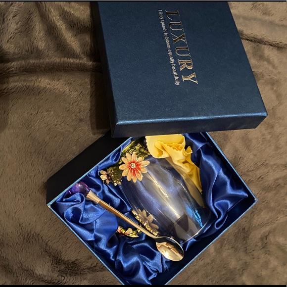 💙 Beautiful Glass Teacup and Spoon 💙 - Picture 2 of 5